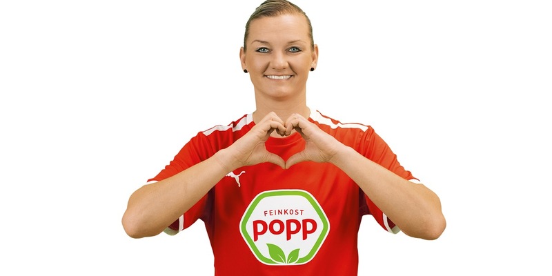 Fußballstar Alexandra Popp bringt Stadion-Feeling in den Supermarkt / Mit Popp Feinkost auf Fan-Tour in NRW - Foto: presseportal.de