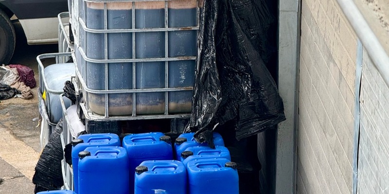 ZOLL-E: Staatsanwaltschaft Köln und Zollfahndung Essen: - riesiges Amphetaminlabor aufgedeckt - Drogen im Millionenwert sichergestellt - vier Personen in Haft - Foto: presseportal.de