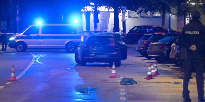 Die Polizei hat die Messerstecherin erschossen. - Foto: Felix Hörhager/dpa