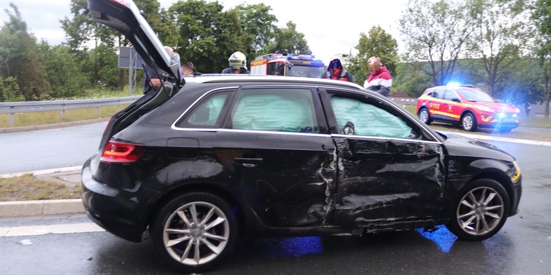POL-HX: Mehrere Verletzte nach Verkehrsunfall auf B 64 - Foto: presseportal.de