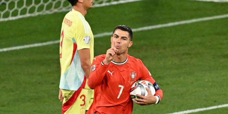 Spanien kommt nicht an die Gala-Vorstellung des Halbfinales heran. - Foto: Sven Hoppe/dpa