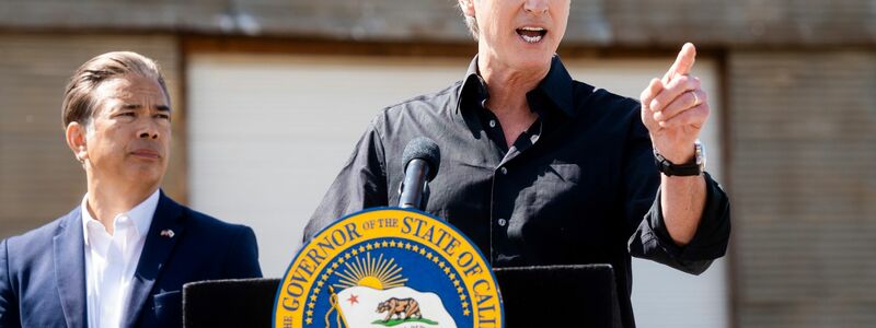 Kaliforniens Gouverneur Gavin Newsom hält das Vorgehen der Trump-Regierung für rechtswidrig. - Foto: Noah Berger/AP/dpa