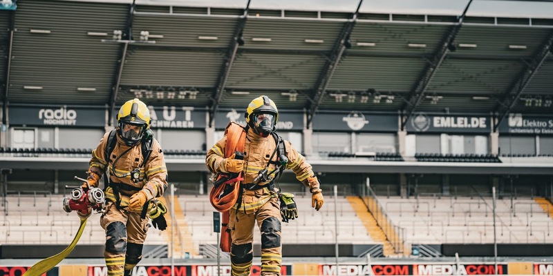 FW-PB: 400 Feuerwehrleute gehen beim Leistungsnachweis an der Home Deluxe-Arena an den Start - Foto: presseportal.de