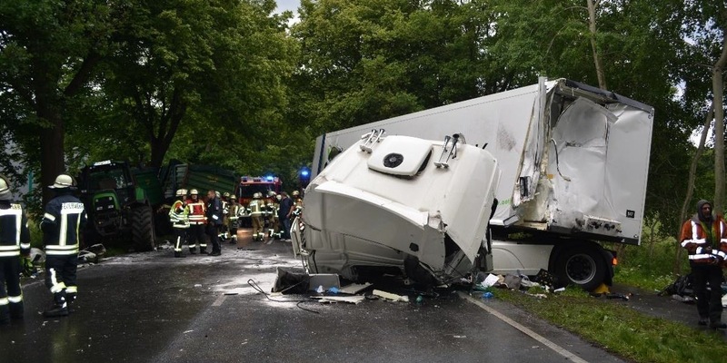 POL-ROW: ++ B 75: Schwerer Verkehrsunfall zwischen Rotenburg und Waffensen ++ - Foto: presseportal.de