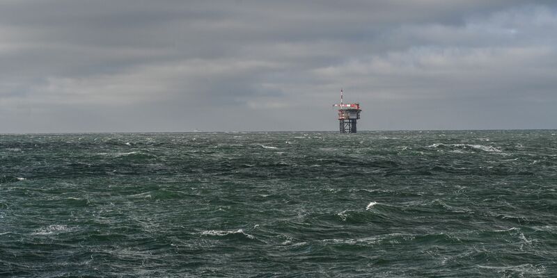 Das Bundesamt für Seeschifffahrt und Hydrographie (BSH) verzeichnete im Frühjahr außergewöhnlich hohe Wassertemperaturen in Nordsee und Ostsee (Archivbild). - Foto: Lars Penning/dpa