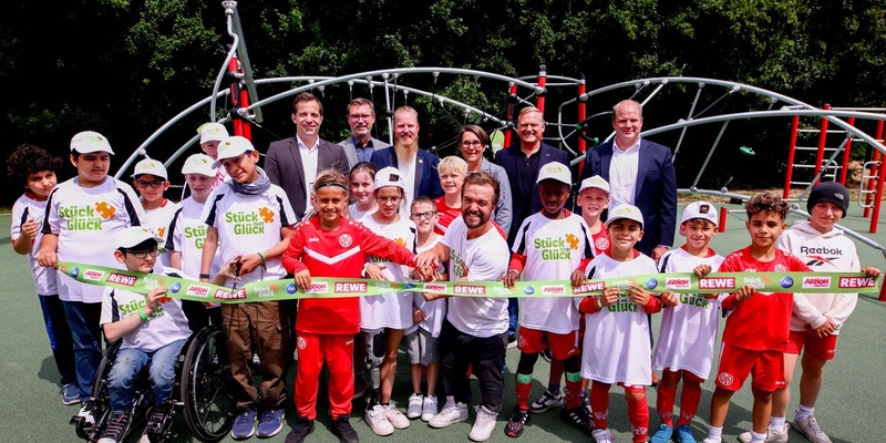 Fair Play: Initiative Stück zum Glück eröffnet inklusiven Spielplatz neben dem Stadion des 1. FSV Mainz 05 - Foto: presseportal.de
