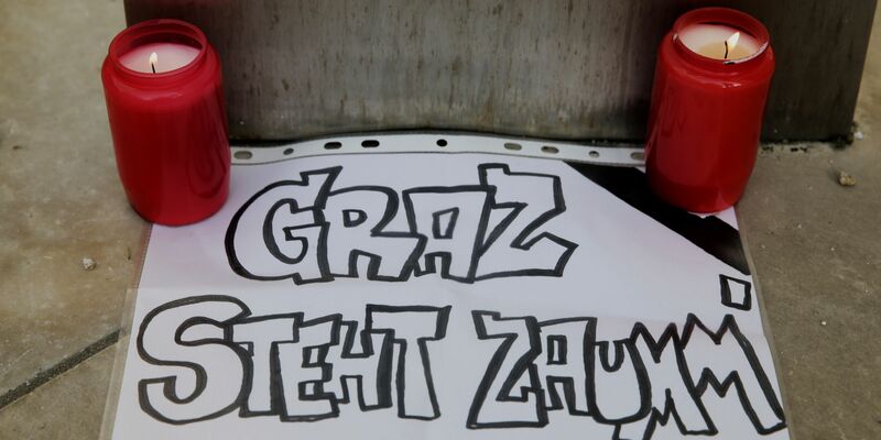 Nach dem Amoklauf von Graz verschärft Österreich das Waffenrecht. (Archivbild) - Foto: Heinz-Peter Bader/AP/dpa