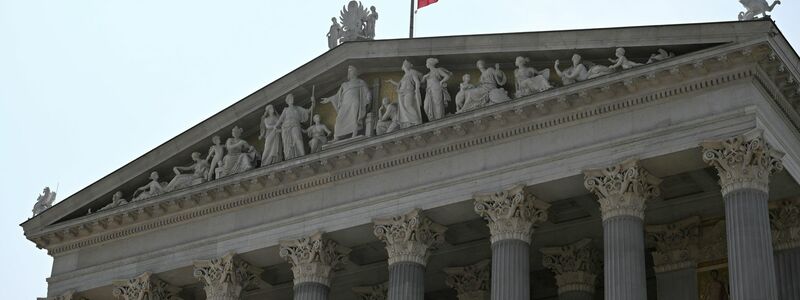 Österreich verhängt dreitägige Staatstrauer. - Foto: Helmut Fohringer/APA/dpa