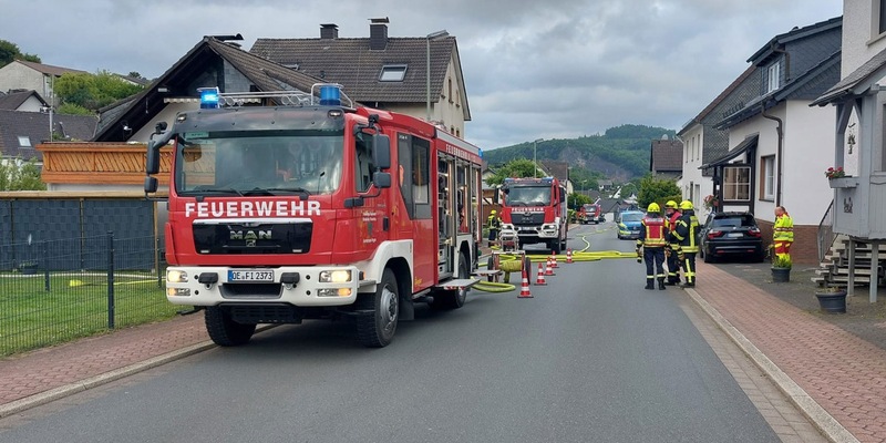 FW Finnentrop: Brand eines Holzschuppens in Finnentrop-Heggen - Foto: presseportal.de