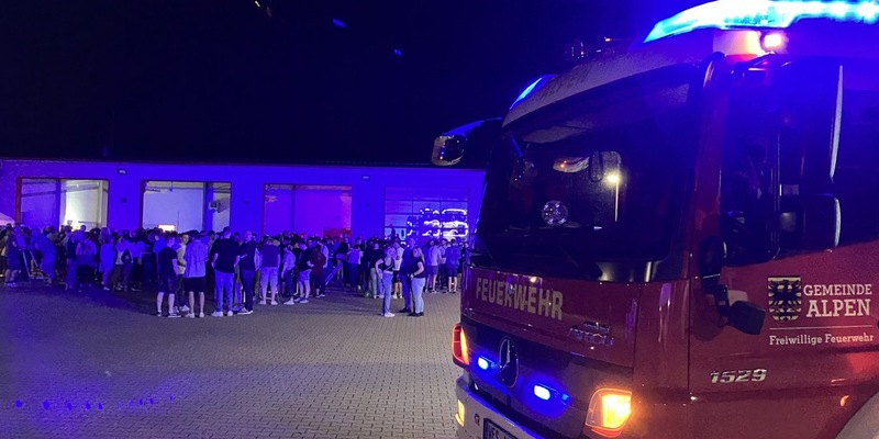 FW Alpen: Blaulichtparty Vol 5 in Alpen - Menzelen Samstag geht es los... - Foto: presseportal.de