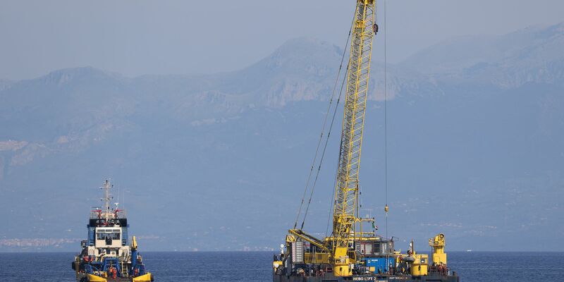 Das Wrack der «Bayesian» liegt tief auf dem Meeresboden - die Bergung gilt als technisch aufwendig. (Archivbild) - Foto: Alberto Lo Bianco/IPA via ZUMA Press/dpa