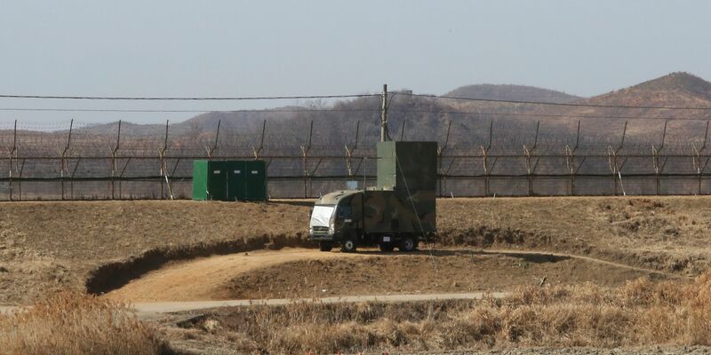 Nachdem Südkoreas Militär seine Propaganda-Lautsprecher entlang der Grenze abgebaut hat, reagiert Nordkorea nun. (Archivbild) - Foto: Ahn Young-joon/AP/dpa