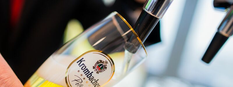 Fassbier wird für Großkunden von Krombacher zum Herbst hin teurer. (Archivbild) - Foto: Rolf Vennenbernd/dpa