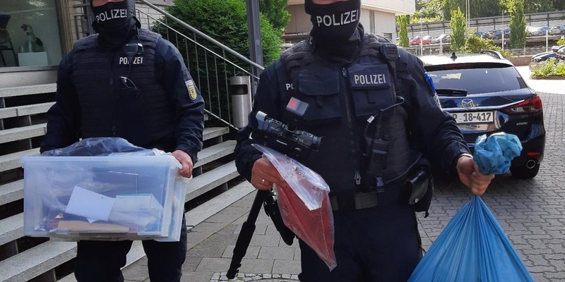 BPOLD-BBS: Fortschreibung Pressemitteilung Urkundenkriminalität - Bundespolizei nimmt Fälscherring in Hamburg hoch und verhaftet vier mutmaßliche Bandenmitglieder - Foto: presseportal.de