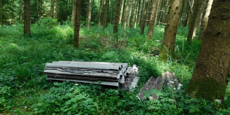 POL-UL: (UL) Obermarchtal - Eternitplatten illegal entsorgt / Bei Ermittlungen wegen einer Umweltstraftat hofft die Polizei auf Zeugenhinweise. - Foto: presseportal.de