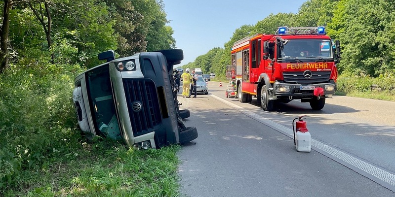 FW Alpen: Verkehrsunfall auf der A 57 - Foto: presseportal.de