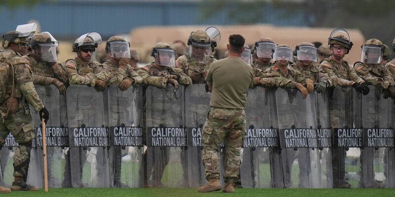 Die US-Regierung entschied, 4.000 Soldaten der Nationalgarde zu entsenden. - Foto: Jae C. Hong/AP/dpa