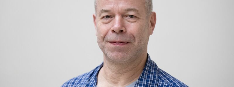 Der deutsche Fotograf und Künstler Wolfgang Tillmans im März in Dresden. - Foto: Sebastian Kahnert/dpa