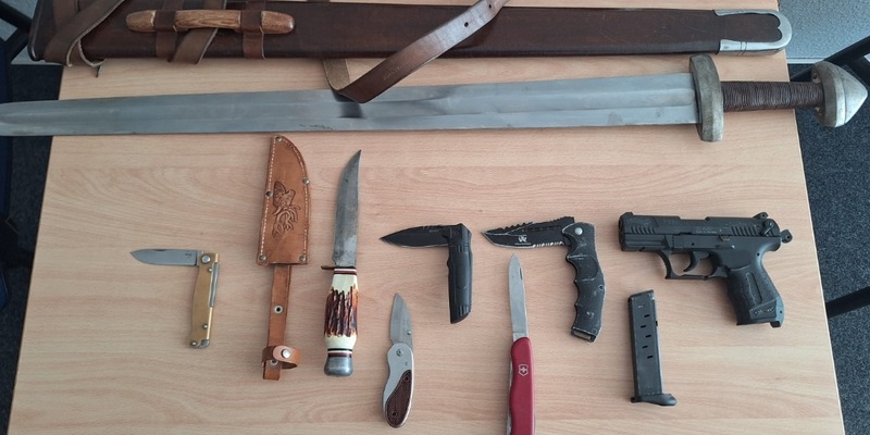 POL-KI: 250613.1 Kiel / Preetz: Waffenkontrollen im Stadtteil Gaarden und am Bahnhof Kiel und Preetz - Foto: presseportal.de