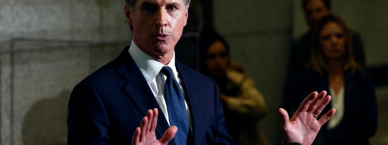 Trump müsse damit aufhören, sich wie ein Herrscher oder König aufzuführen, sagte Newsom auf einer Pressekonferenz.  - Foto: Santiago Mejia/San Francisco Chronicle/AP/dpa