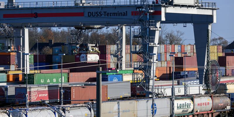 Die Bundesregierung plant große Investitionen in die Verkehrsinfrastruktur. (Symbolbild) - Foto: Hendrik Schmidt/dpa