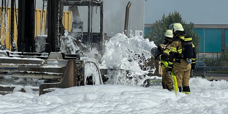 FW Voerde: Einsatzreicher Freitag für die Feuerwehr Voerde - Foto: presseportal.de
