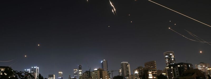 Der neue Vorschlag sieht sie Freilassung israelischer Geiseln und palästinensischer Häftlinge vor. - Foto: Oded Balilty/AP/dpa