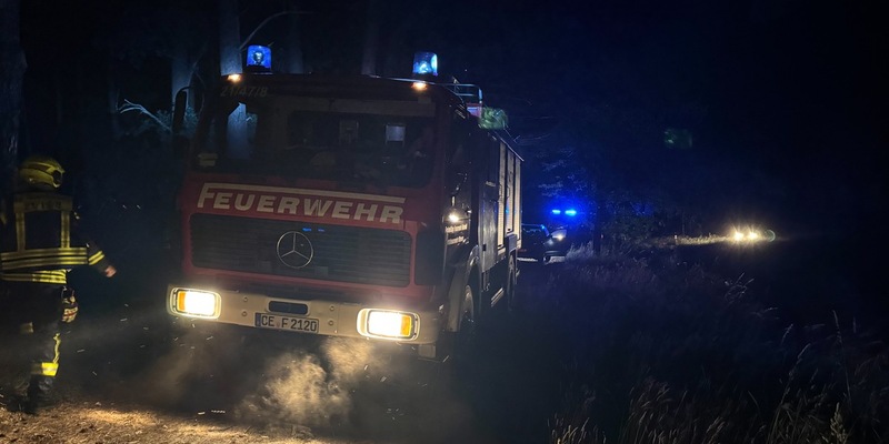 FW Flotwedel: Unklarer Feuerschein sorgt für nächtlichen Einsatz bei Offensen - Foto: presseportal.de