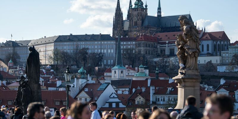 Große Teile Prags und mehrere Regionen Tschechiens waren am Freitag zeitweise ohne Strom. - Foto: Monika Skolimowska/dpa/dpa-tmn