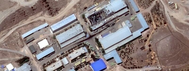 Israels Luftwaffe nimmt nach eigenen Angaben erneut militärische Ziele im Iran ins Visier.  - Foto: -/Maxar Technologies via AP/dpa