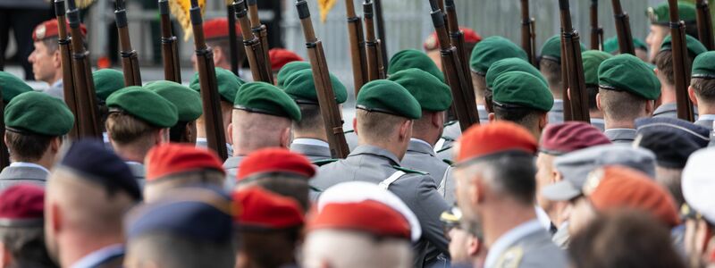 Wieviel Freiwillige können für die Bundeswehr gewonnen werden - und was, wenn das nicht reicht? Die Koalition diskutiert. - Foto: Hannes P Albert/dpa