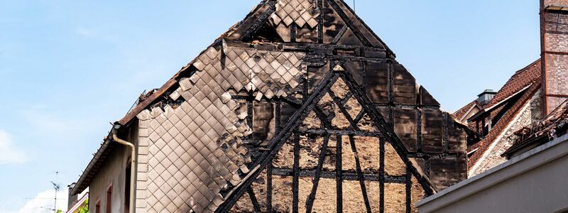 Es ist noch unklar, wie der Großbrand in der Innenstadt von Villingen ausbrechen konnte. - Foto: Joshua Rzepka/onw-images/dpa