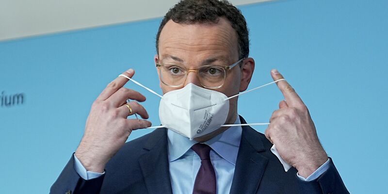 Unions-Fraktionschef Jens Spahn verteidigt seine Masken-Politik während der Pandemie. (Archivbild) - Foto: Michael Kappeler/dpa