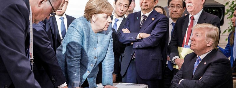 Dieses von der Bundesregierung verbreitete Bild des Fotografen Jesco Denzel wurde damals in sozialen Netzwerken viel kommentiert. (Archivbild) - Foto: Jesco Denzel/Bundesregierung/dpa
