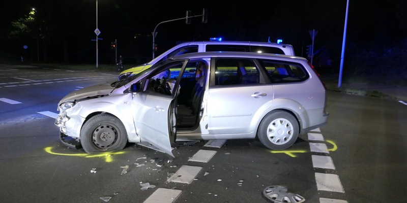 POL-COE: Coesfeld, Konrad-Adenauer-Ring/ Autos zusammengestoßen - Foto: presseportal.de