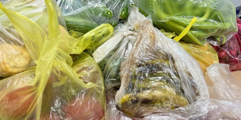 HZA-SB: Verbotener Gemüsegarten im Gepäck; Saarbrücker ZOLL findet 29 Kilogramm Lebensmittel im Koffer - Foto: presseportal.de