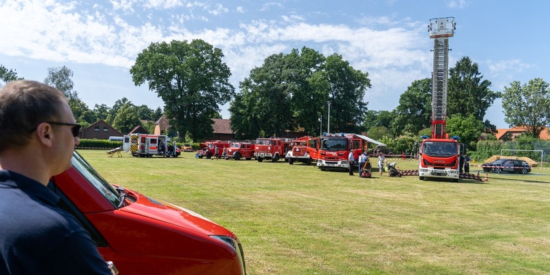 FW Flotwedel: 90 Jahre Ortsfeuerwehr und 60 Jahre Jugendfeuerwehr - Offensen feiert Jubiläum - Foto: presseportal.de