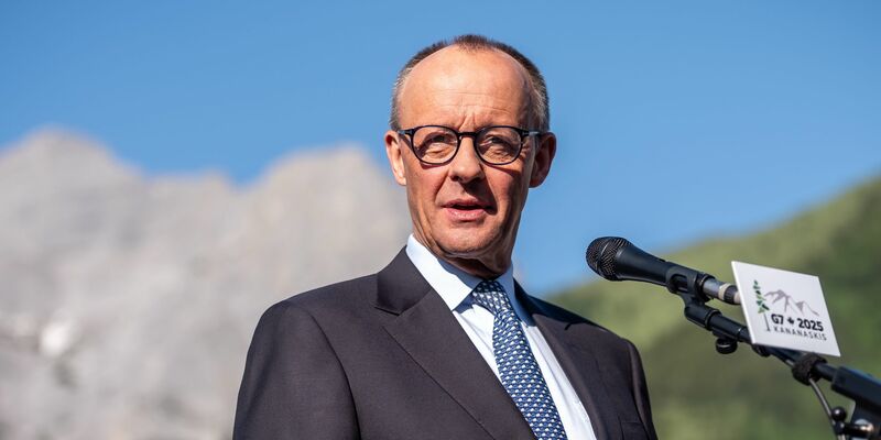 US-Präsident Trump und die Europäer liegen beim Thema Russland-Sanktionen weit auseinander. - Foto: Michael Kappeler/dpa-Pool/dpa