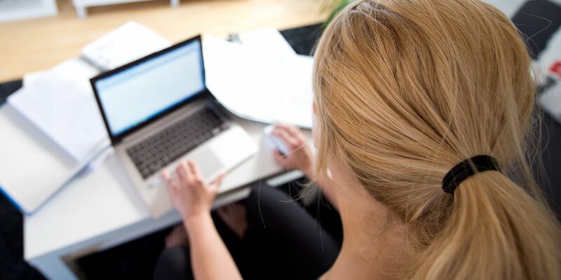In Deutschland arbeiten im EU-Vergleich besonders viele Menschen in Teilzeit - vor allem Frauen (Archivbild) - Foto: Daniel Naupold/dpa