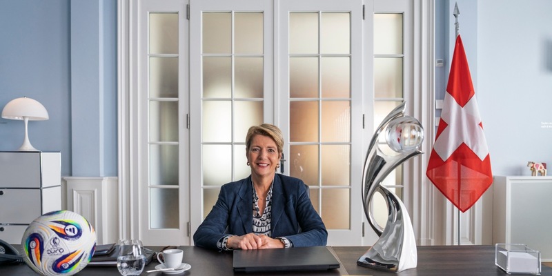 UEFA Women's EURO: Schweizer Bundespräsidentin wirbt in Videobotschaft fürs Verlieren - Foto: presseportal.de