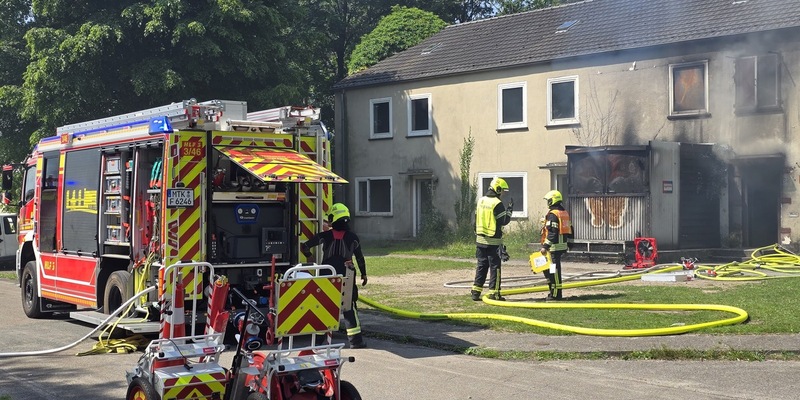 Feuerwehr MTK: Ausbildung unter Realbedingungen: Intensives Übungswochenende auf Europas größtem Übungszentrum - Foto: presseportal.de