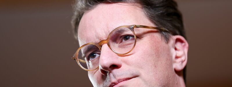 NRW-Ministerpräsident Hendrik Wüst (CDU) macht vor Bund-Länder-Gesprächen zum steuerlichen Entlastungsprogramm für die Wirtschaft Druck auf den Bund. (Foto-Archiv) - Foto: Thomas Banneyer/dpa
