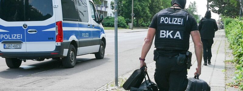 Ein Mann wurde festgenommen.  - Foto: Heiko Rebsch/dpa