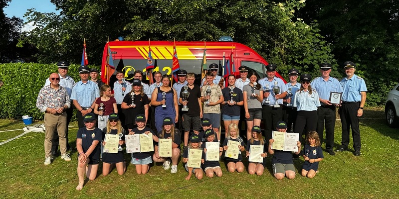 FW-ROW: 75 Jahre Feuerwehr Minstedt - Stadtfeuerwehrfest begeistert mit spannenden Wettbewerben und großem Gemeinschaftsgeist - Foto: presseportal.de