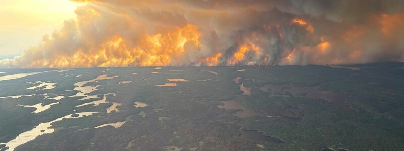 Zum Thema Waldbrände konnte sich die Gipfel-Teilnehmer auf eine gemeinsame Erklärung einigen. Wegen US-Präsident Donald Trump gibt es allerdings keine explizite Erwähnung des Klimawandels. (Archivbild) - Foto: Uncredited/Manitoba government/AP/dpa