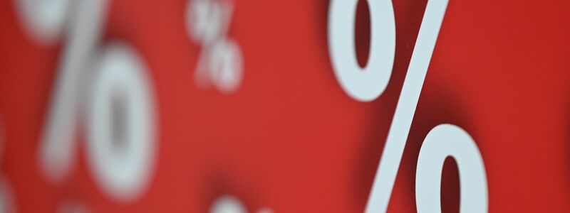 Unternehmen werben oft mit Rabattaktionen - Was gilt es dabei zu beachten? (Symbolbild) - Foto: Markus Lenhardt/dpa