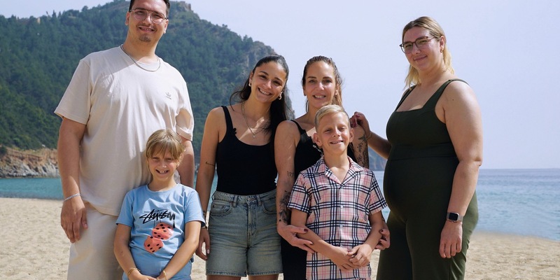 Neue Folgen bei RTLZWEI Diese Büchners - Familientrubel unter Palmen: Zwischen Umbruch, Familienchaos und Neuanfang - Foto: presseportal.de