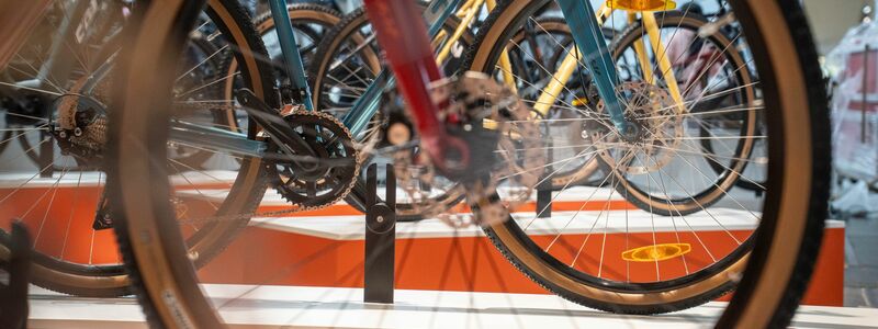 Vor der Fahrradmesse Eurobike in Frankfurt Ende Juni hofft die Branche auf Rückenwind. (Archivbild) - Foto: Frank Rumpenhorst/dpa
