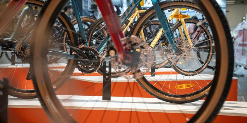 Räder über Räder: Die Fachmesse Eurobike in Frankfurt öffnet. (Archivbild) - Foto: Frank Rumpenhorst/dpa