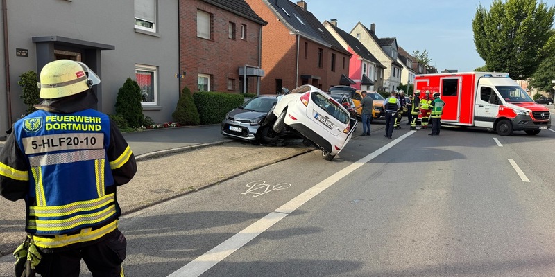 FW-DO: PKW fährt auf parkendes Fahrzeug auf - Foto: presseportal.de